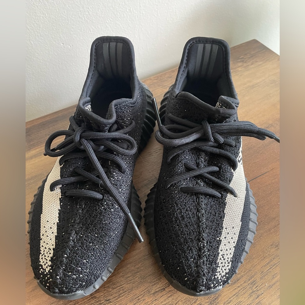 Black Yeezy 350 boosts core size W 7